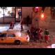 UN GRUPO DE SANTA CLOWS BORRACHOS PELIANDO :Group Of Drunk Santa’s Fighting In The Snow!