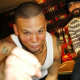 Vídeo – Calle 13 pide disculpa al fanático que le dio un puñetazo en pleno concierto miren que drama
