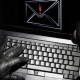 ‘Hackean’ una empresa con información de empleados del Gobierno de EE.UU” miren esto